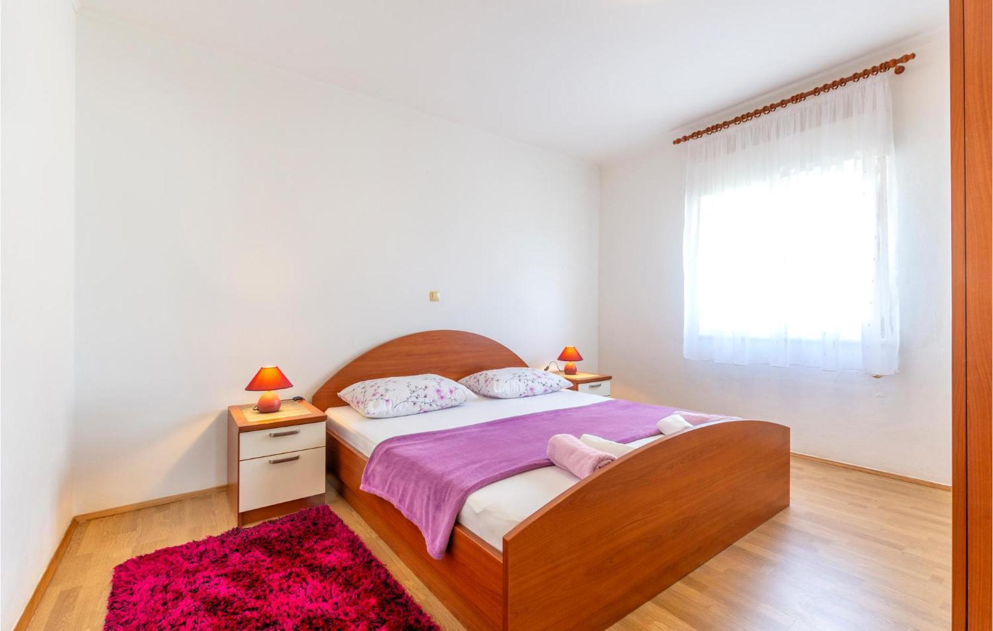 1 Bedroom Beautiful Apartment In Duće 外观 照片
